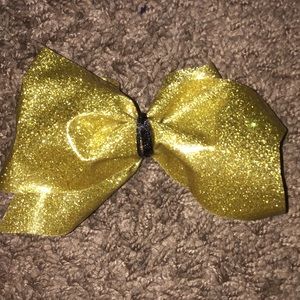 Cheer bow